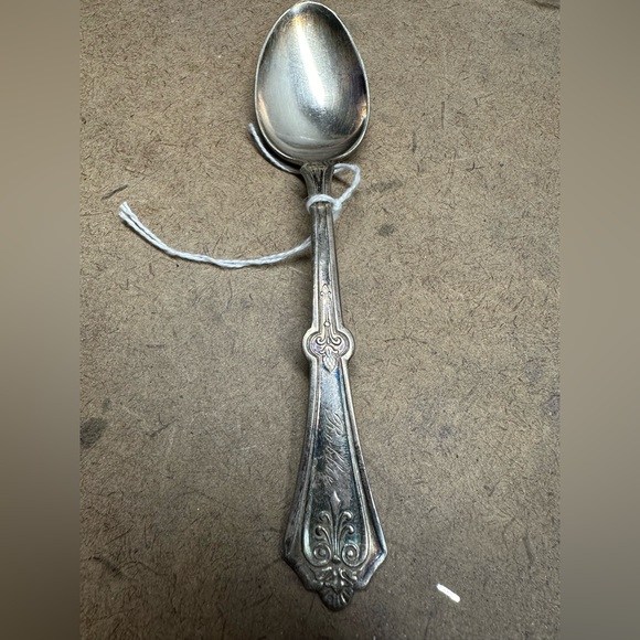 “Robbie” Spoon Ring - Picture 15 of 15